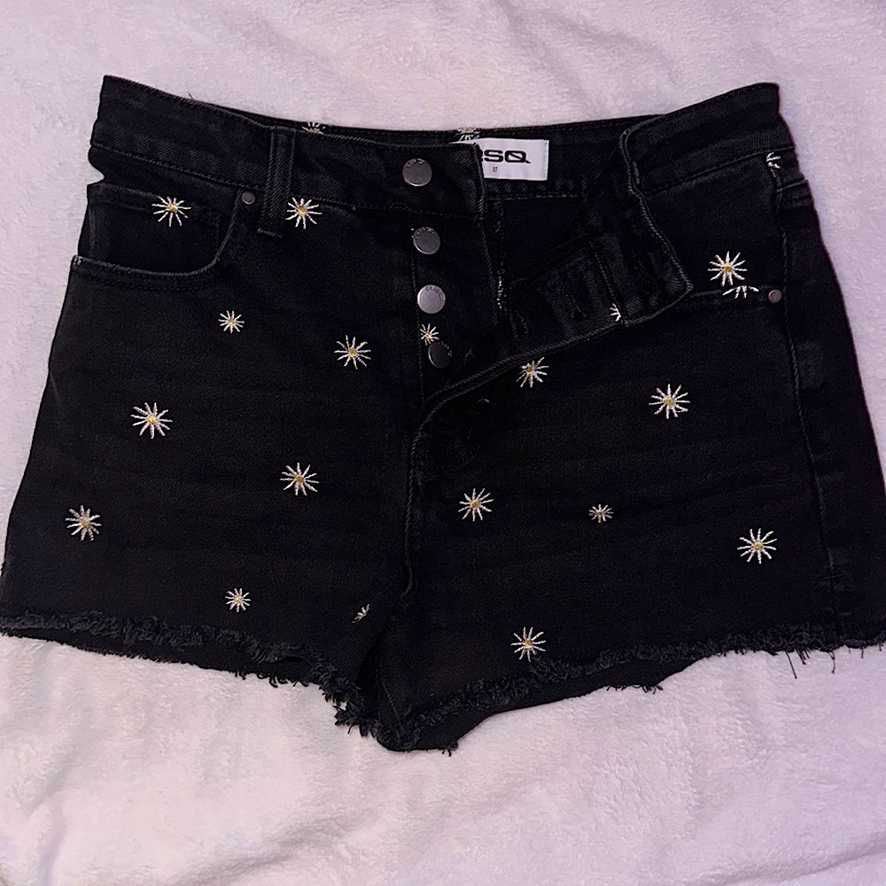 daisy black denim shorts